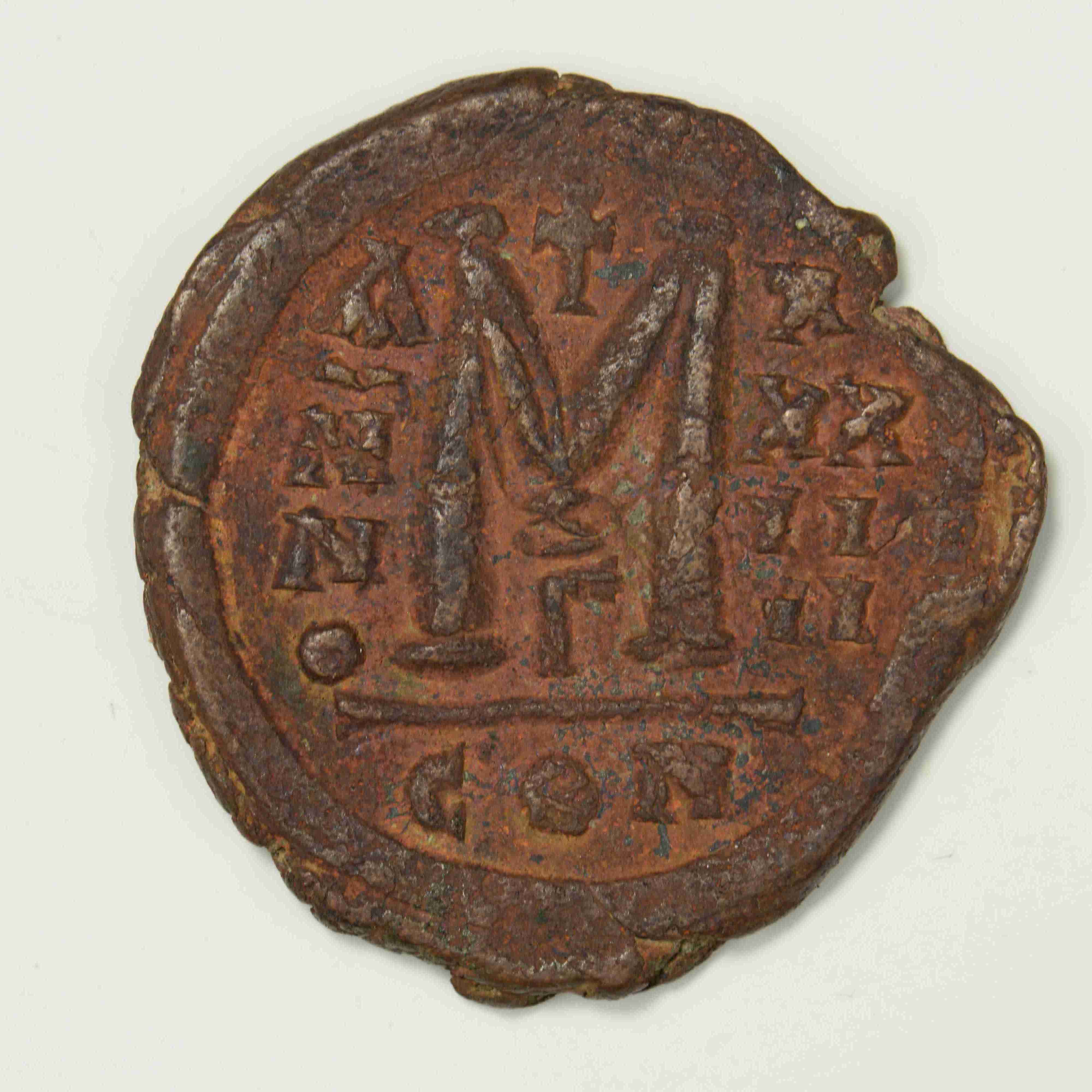 Justinian I — Follis (Constantinople, 558–559), реверс, do_byzant