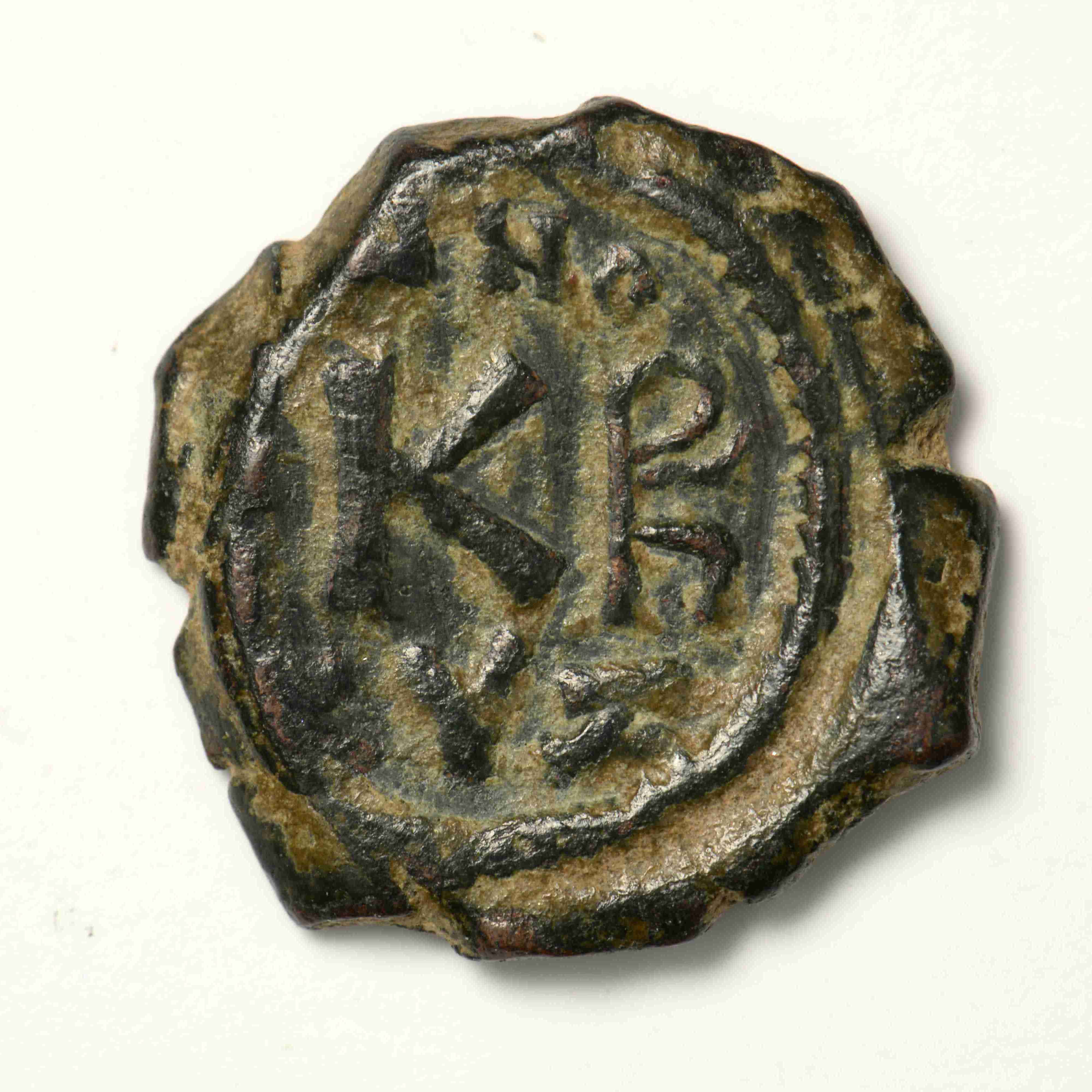 reverse Heraclius — Half Follis (Kyzikos, 610)