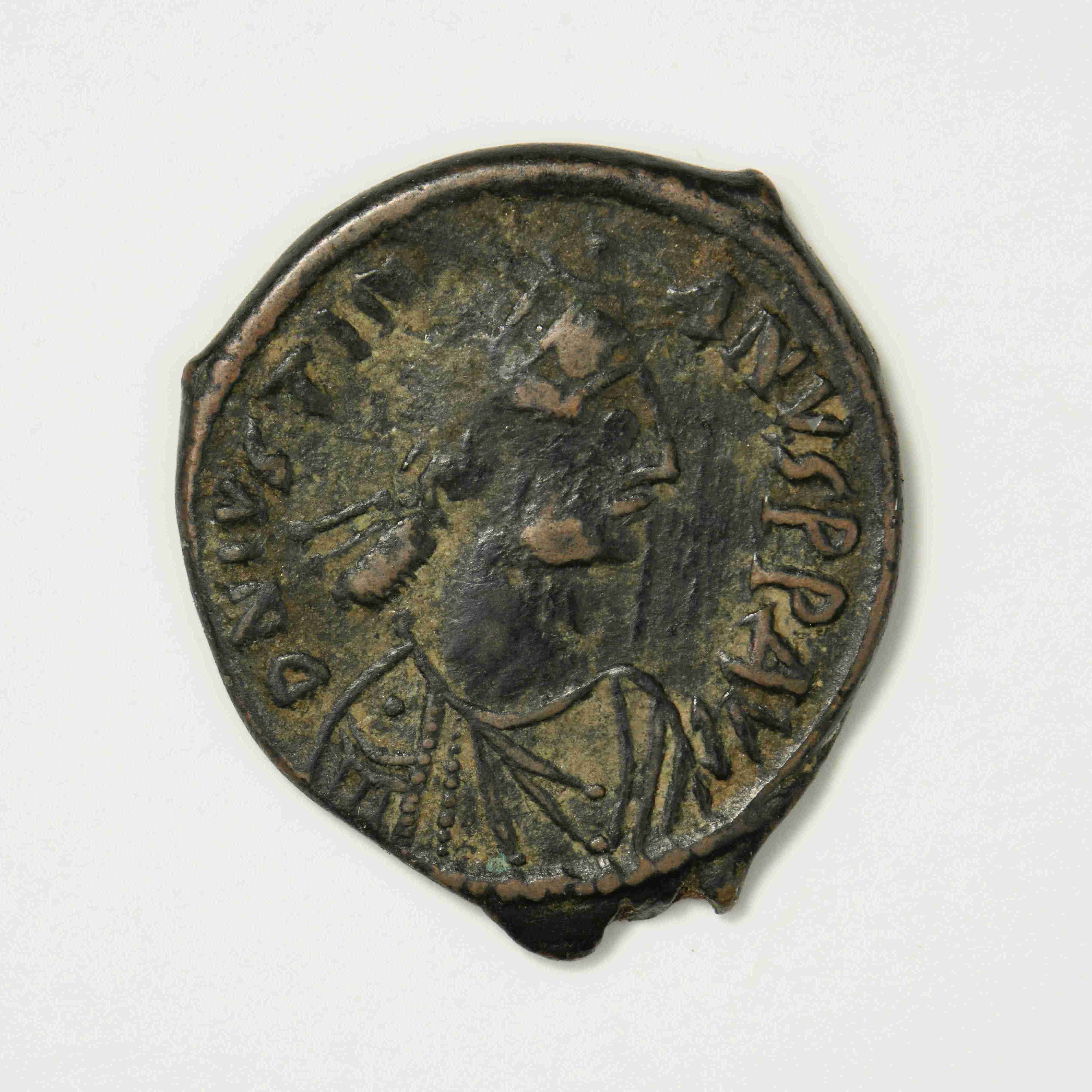 аверс Justinian I — Decanummium (Constantinople, 552–553)