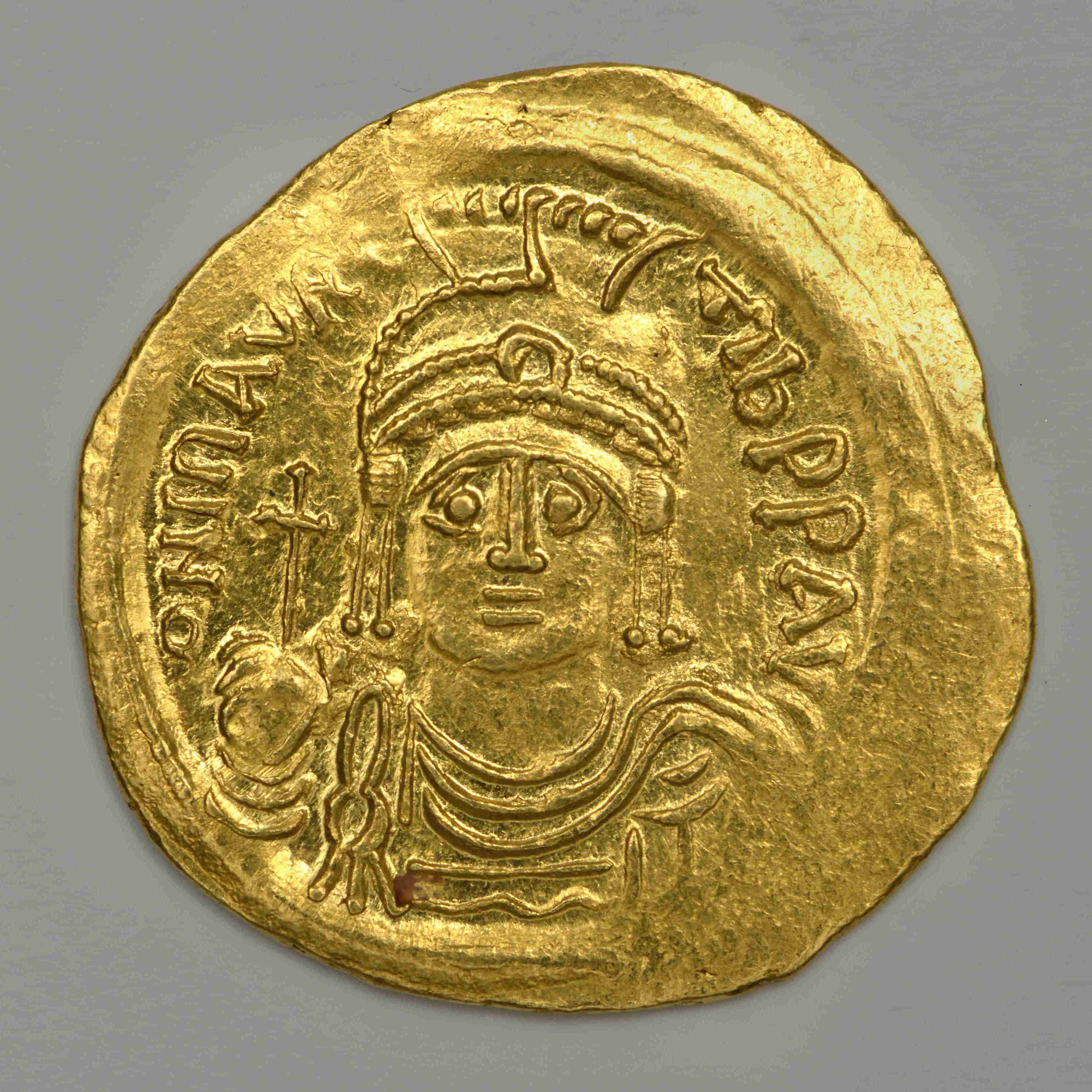 Maurice Tiberius — Solidus (Constantinople, 583), аверс, do_byzant