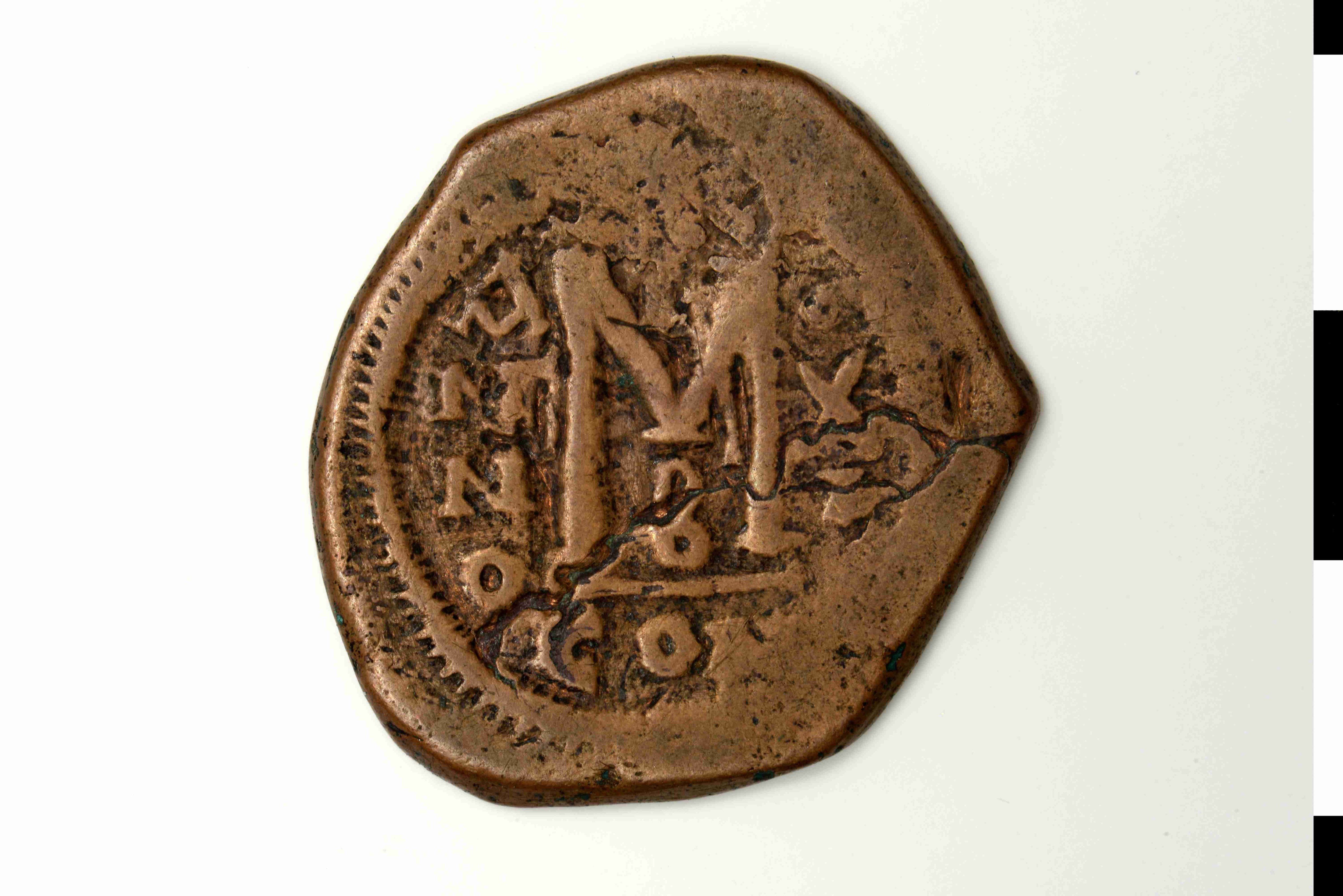 Maurice Tiberius — Follis (Constantinople, 586–587), реверс, do_byzant
