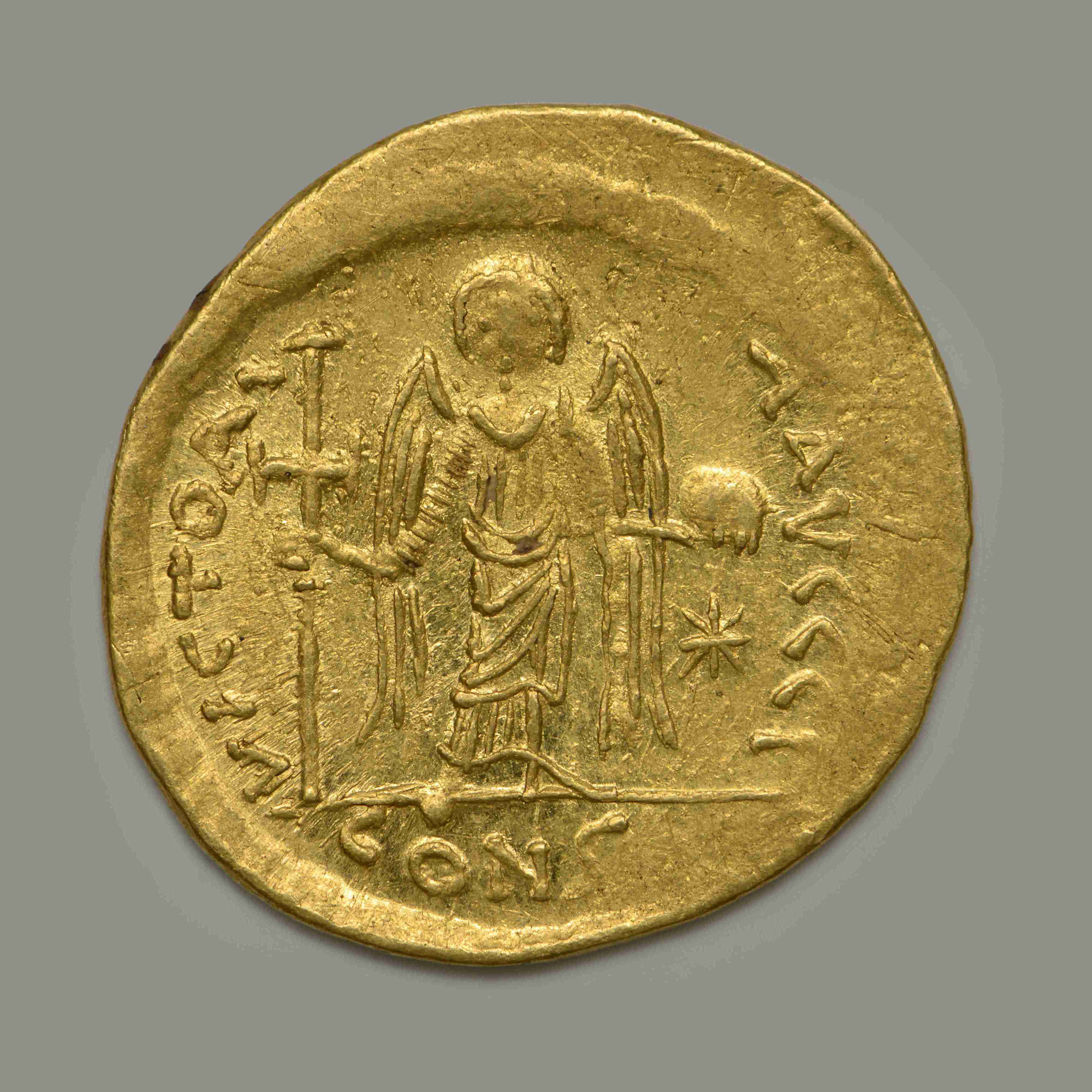 реверс Justinian I — Lightweight Solidus (Constantinople, 537)
