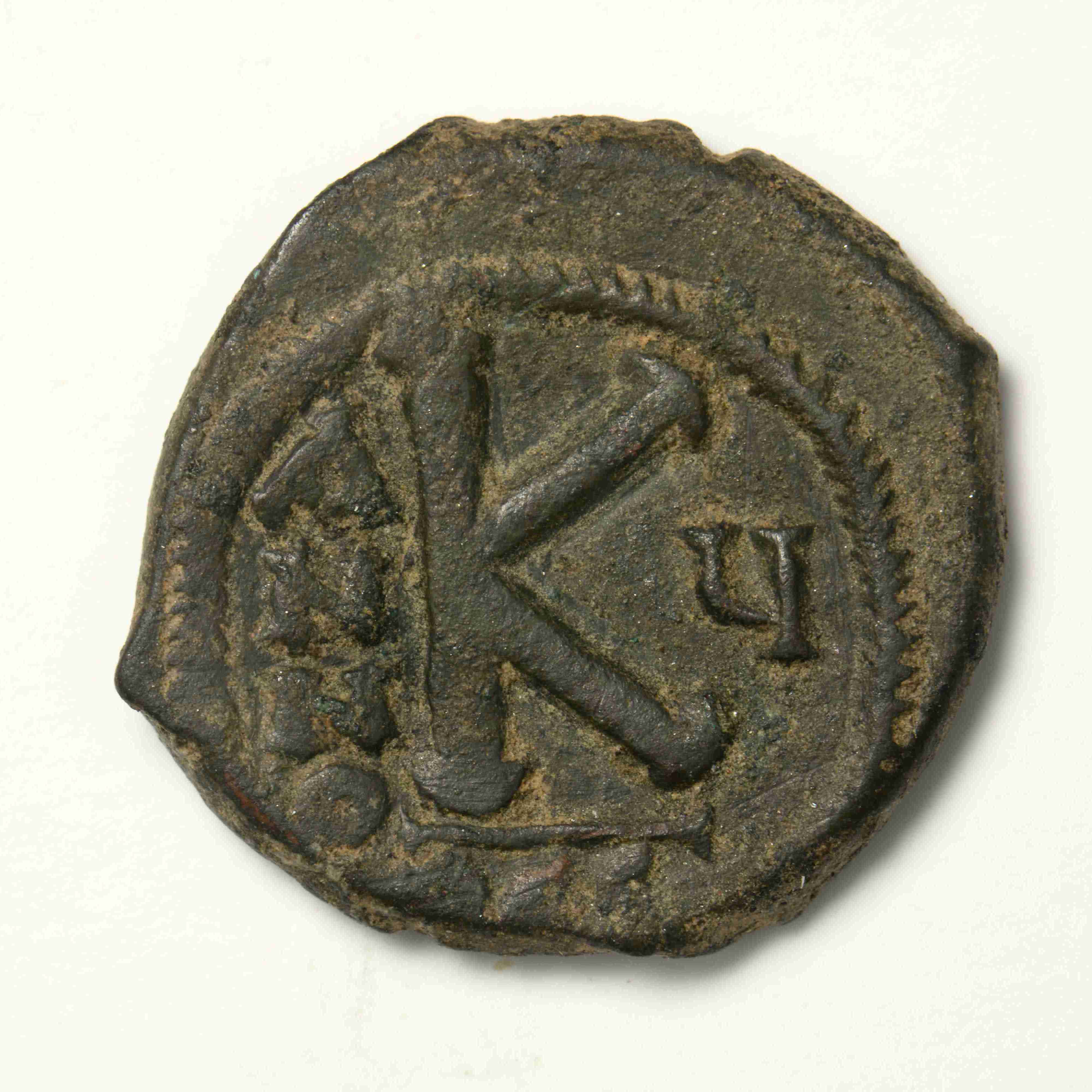 реверс Heraclius — Half Follis (Thessalonike, 614–615)