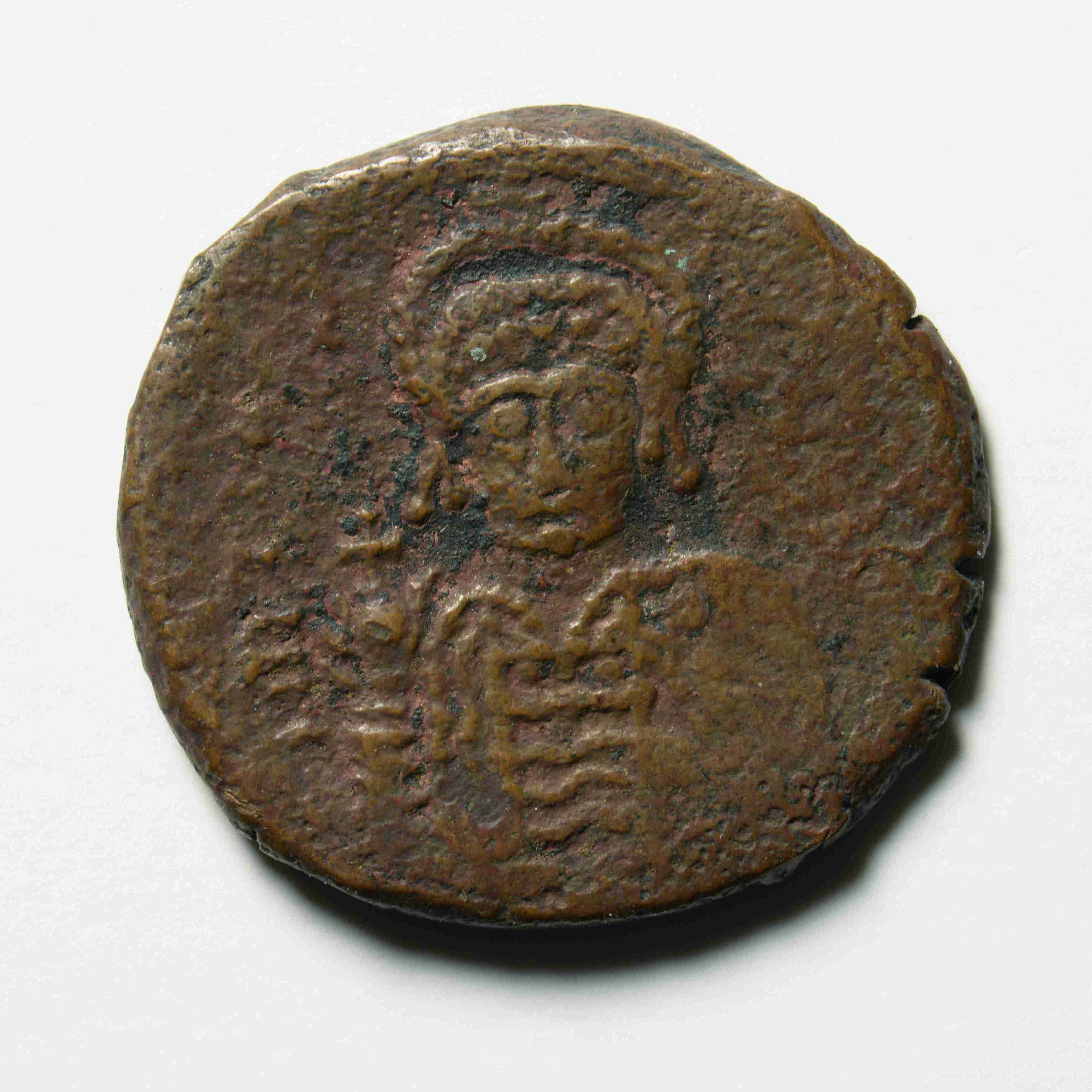 Tiberios II Constantine — Follis (Nikomedeia, 579), аверс, do_byzant