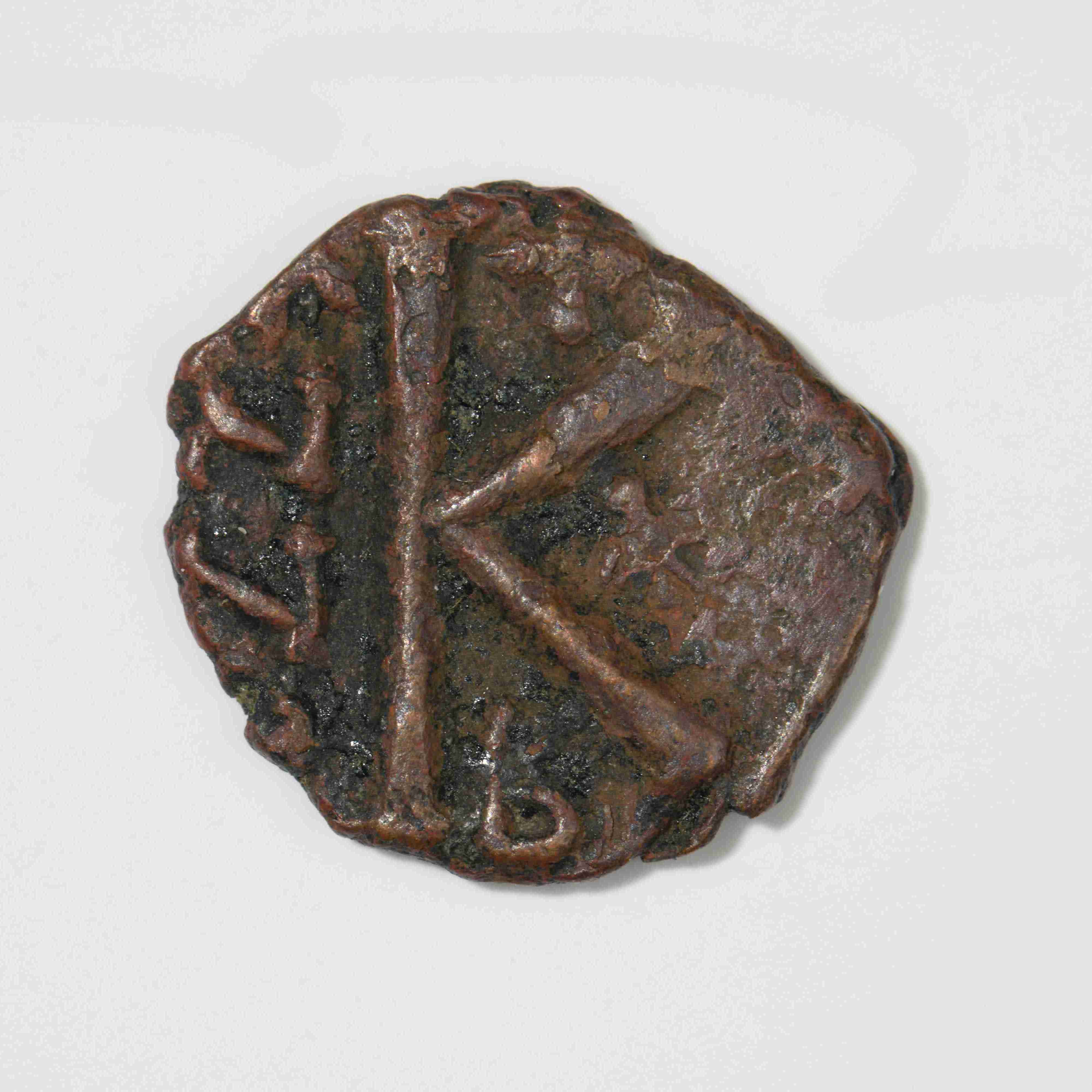 Justinian II — Half Follis (Constantinople, 685), реверс, do_byzant
