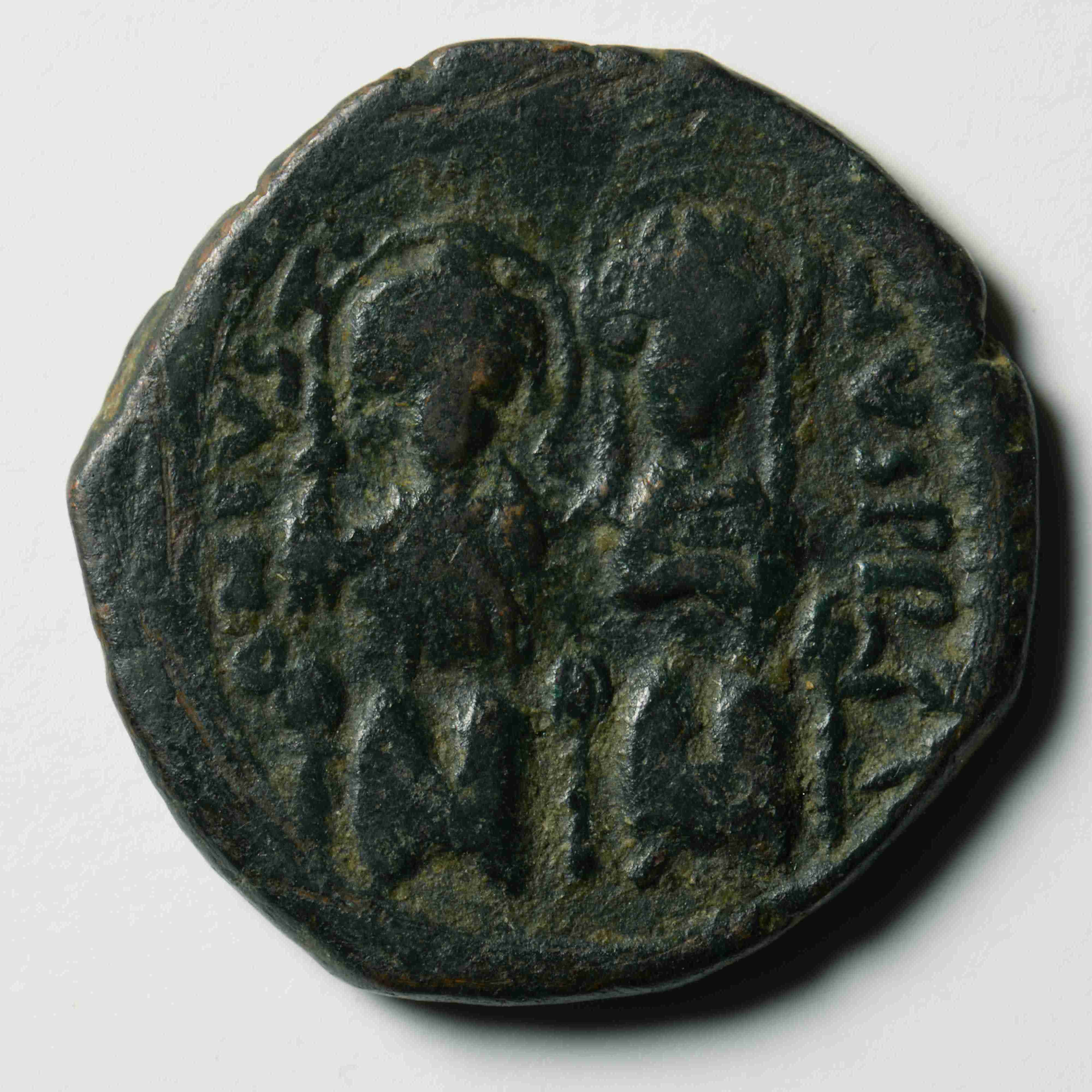 Justin II — Follis (Constantinople, 567–568), аверс, do_byzant