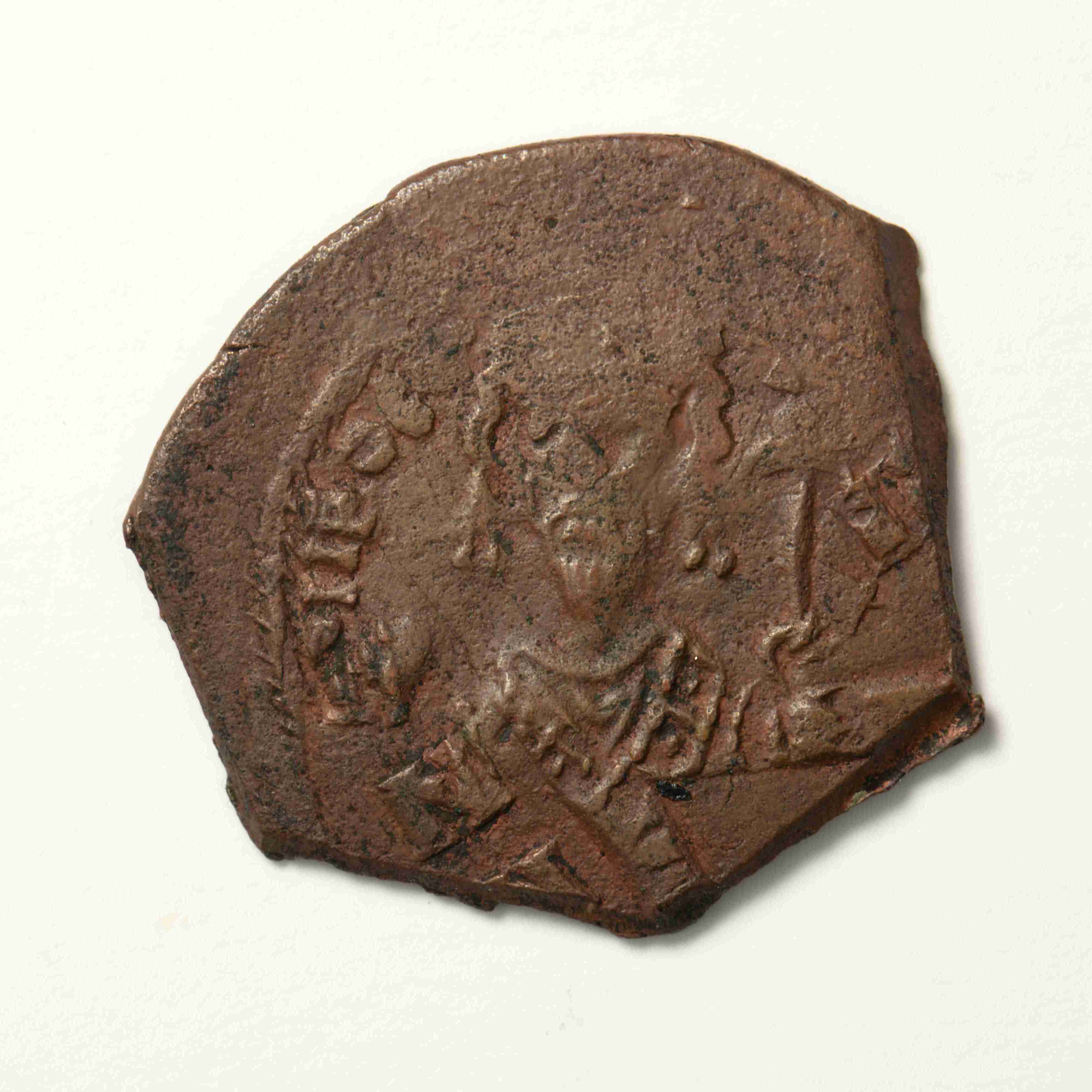 аверс Phocas — Half Follis (Nikomedeia, 607–608)