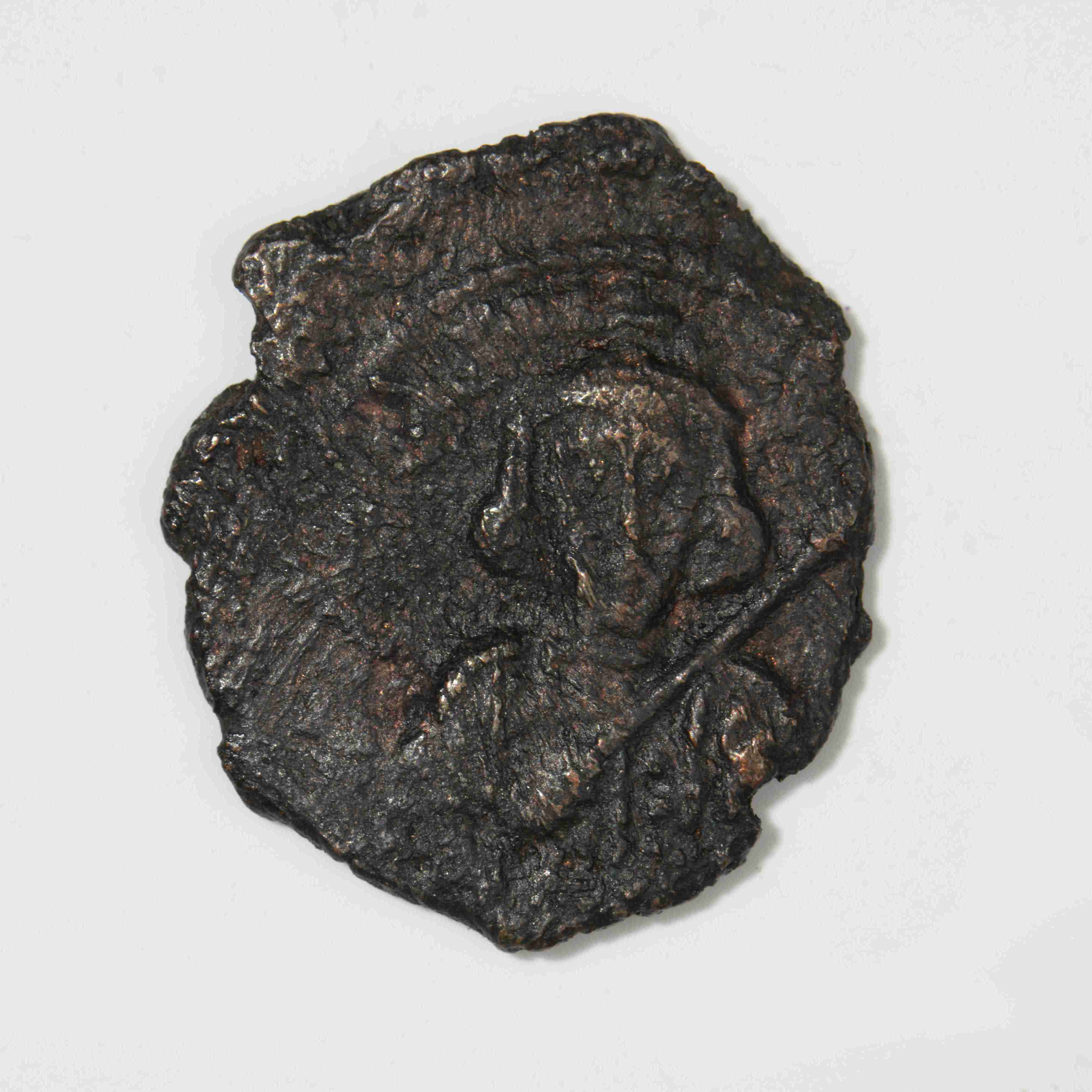 obverse Tiberios III — Decanummium (Constantinople, 698)