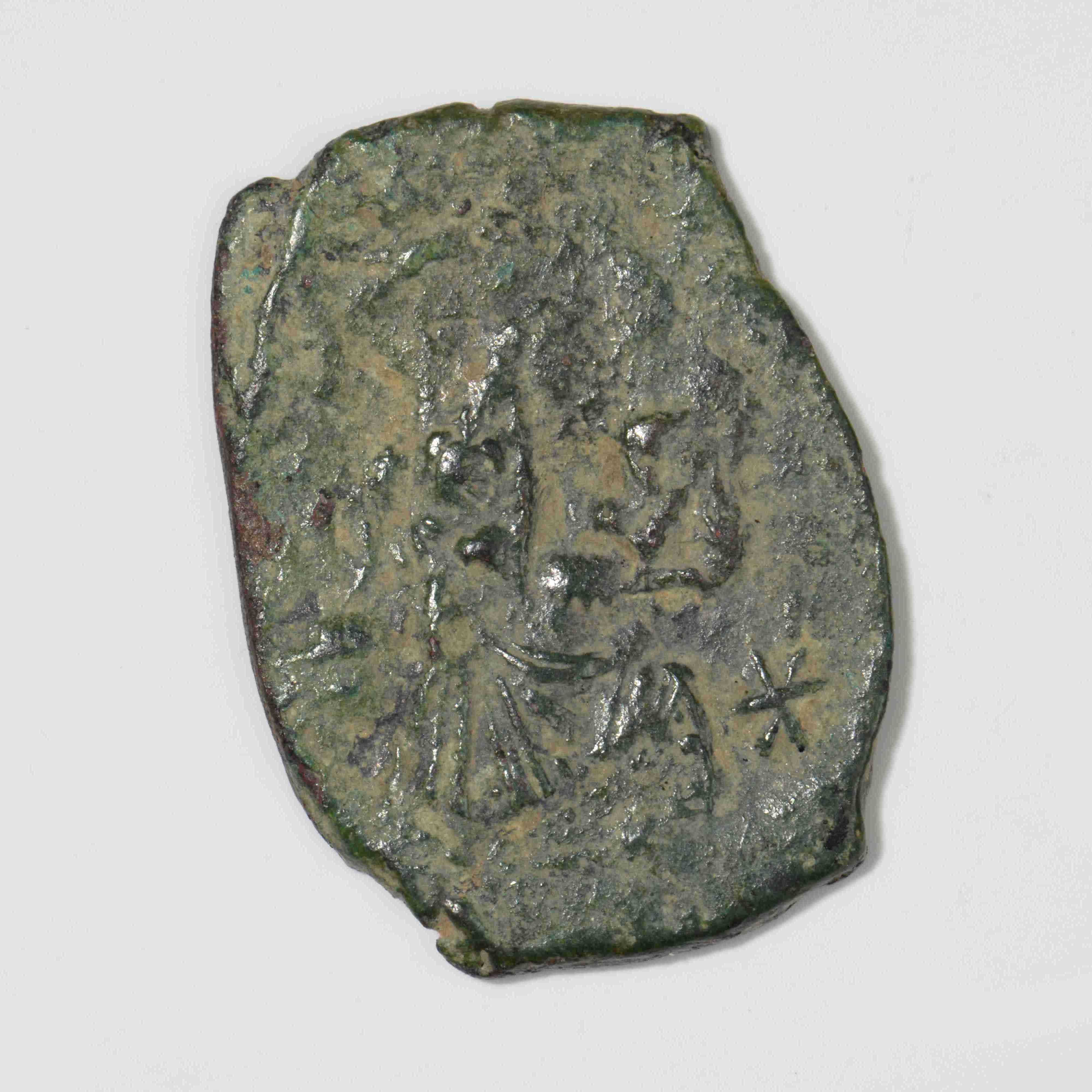 Justinian II — Half Follis (Constantinople, 685), аверс, do_byzant