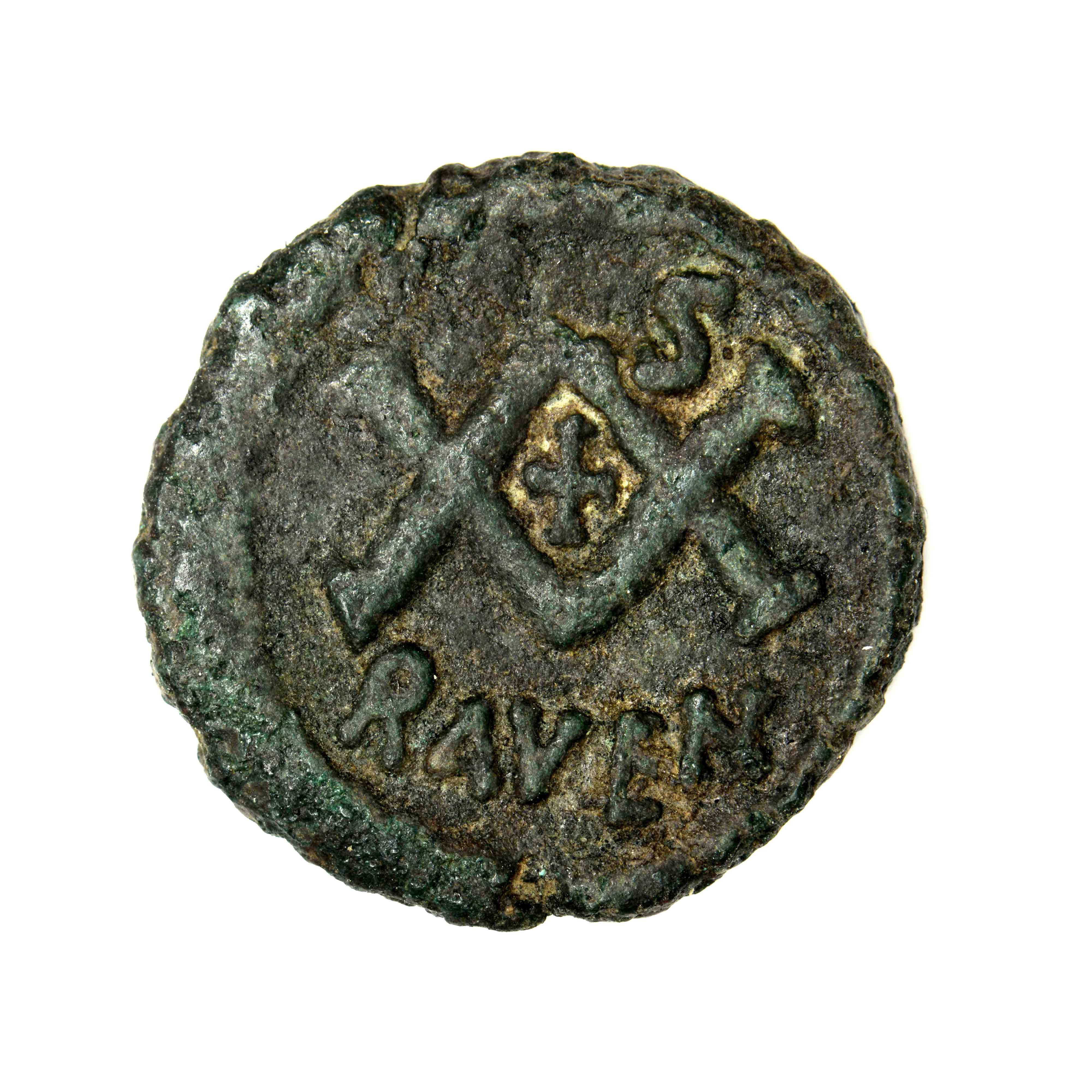 реверс Maurice Tiberius — Half Follis (Ravenna, 582–583)