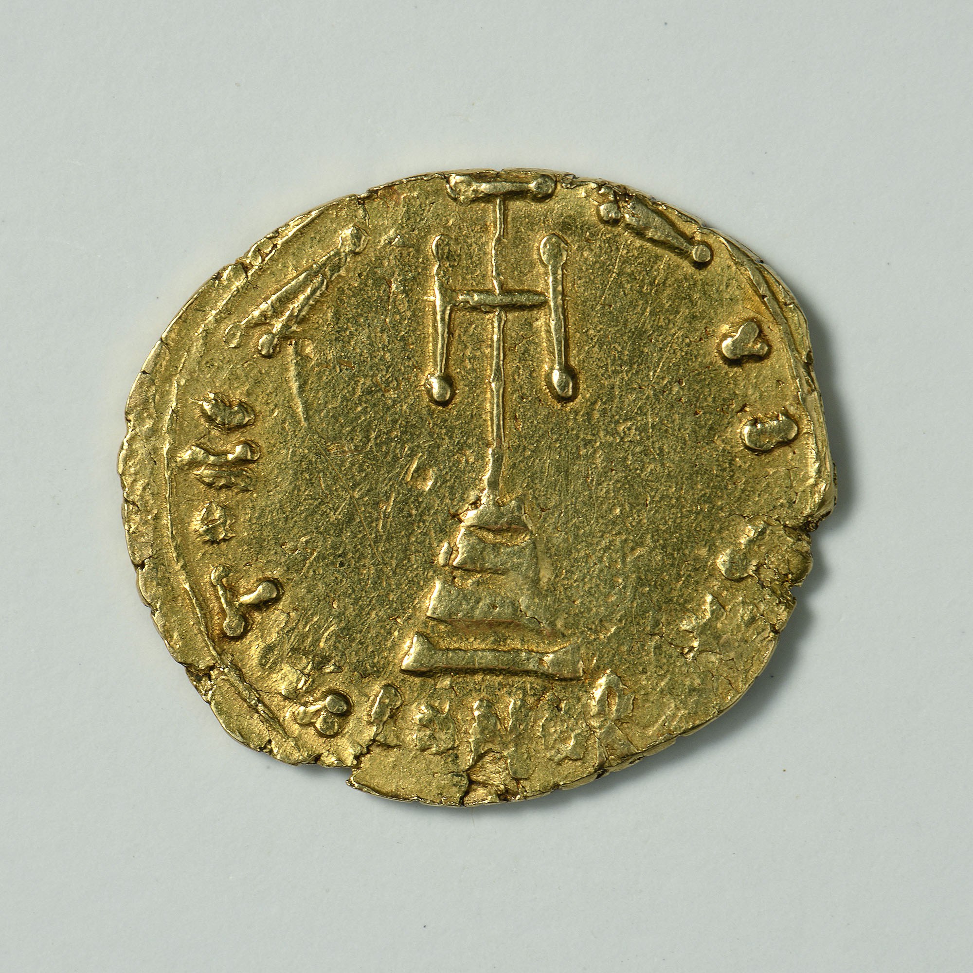 реверс Anastasios II — Solidus (Syracuse, 713)