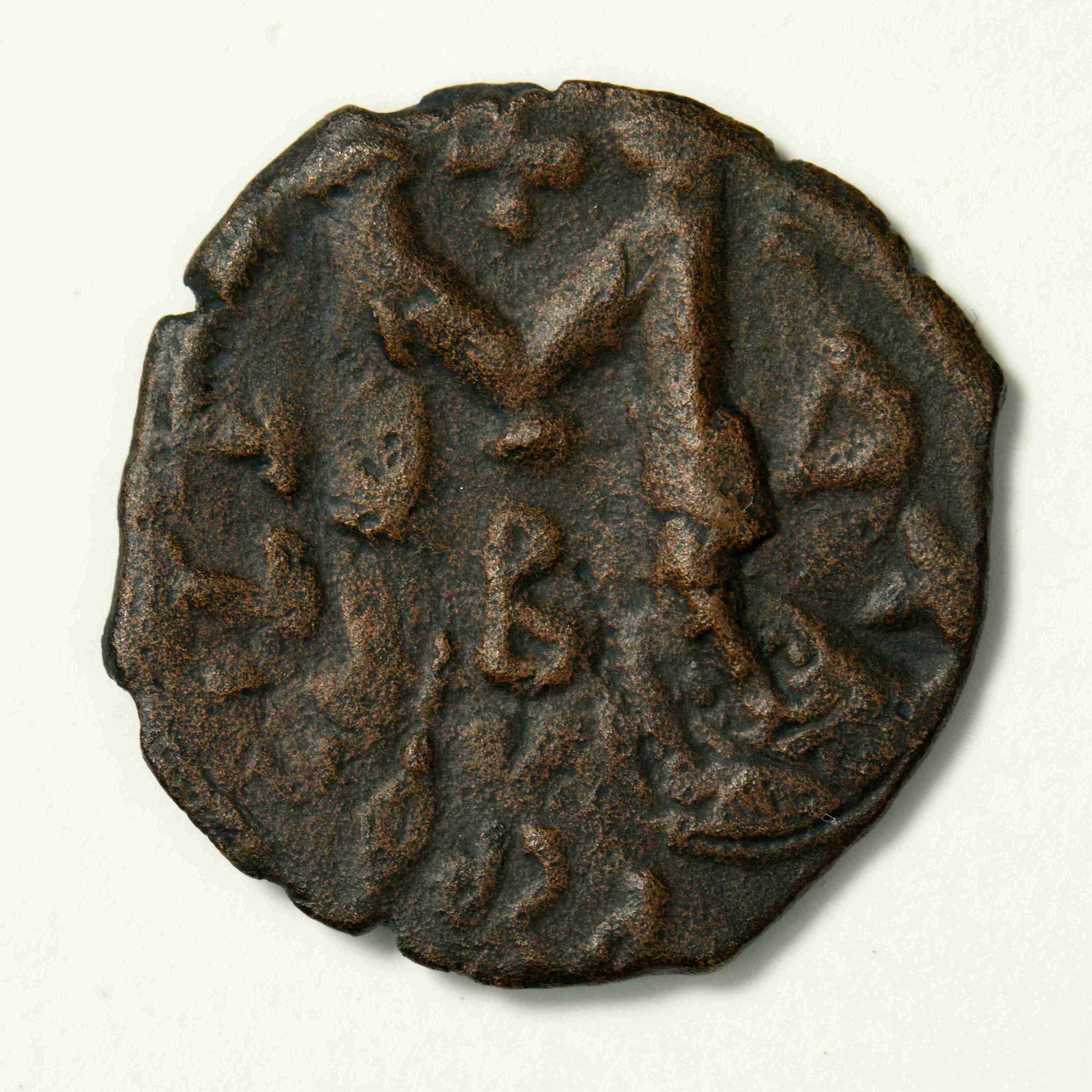 reverse Tiberios III — Follis (Constantinople, 701–702)