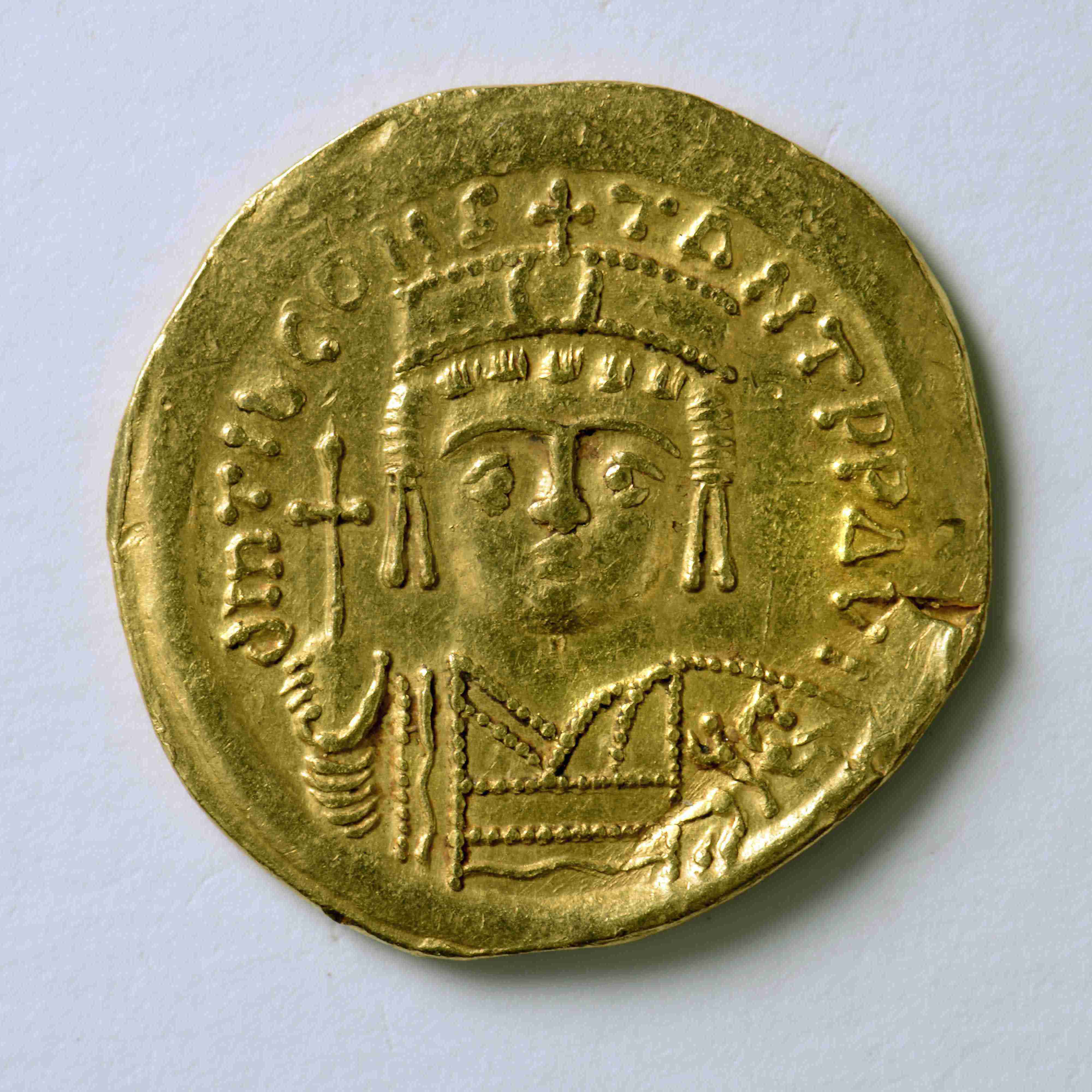 Tiberios II Constantine obv