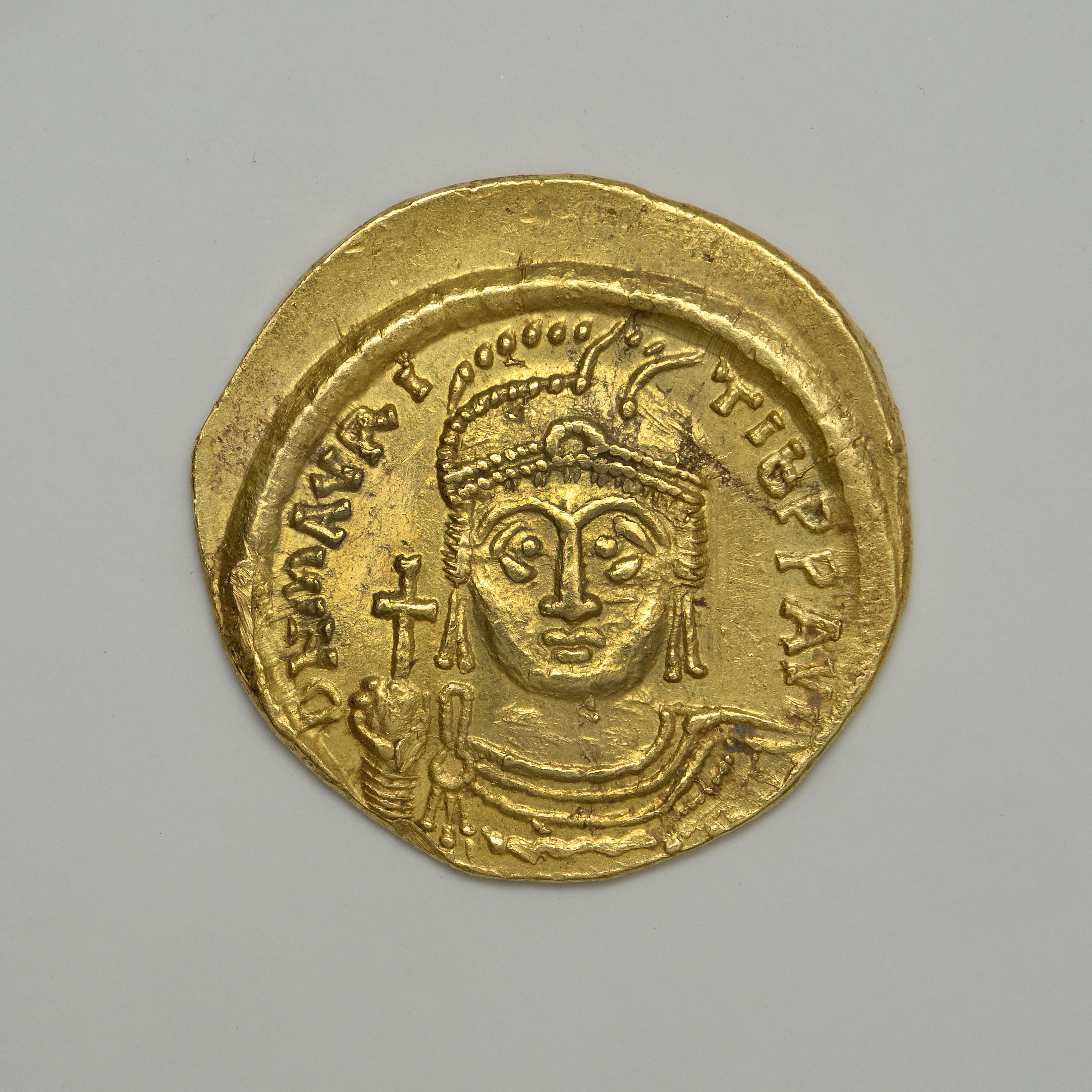 аверс Maurice Tiberius — Solidus (Alexandria, 582)