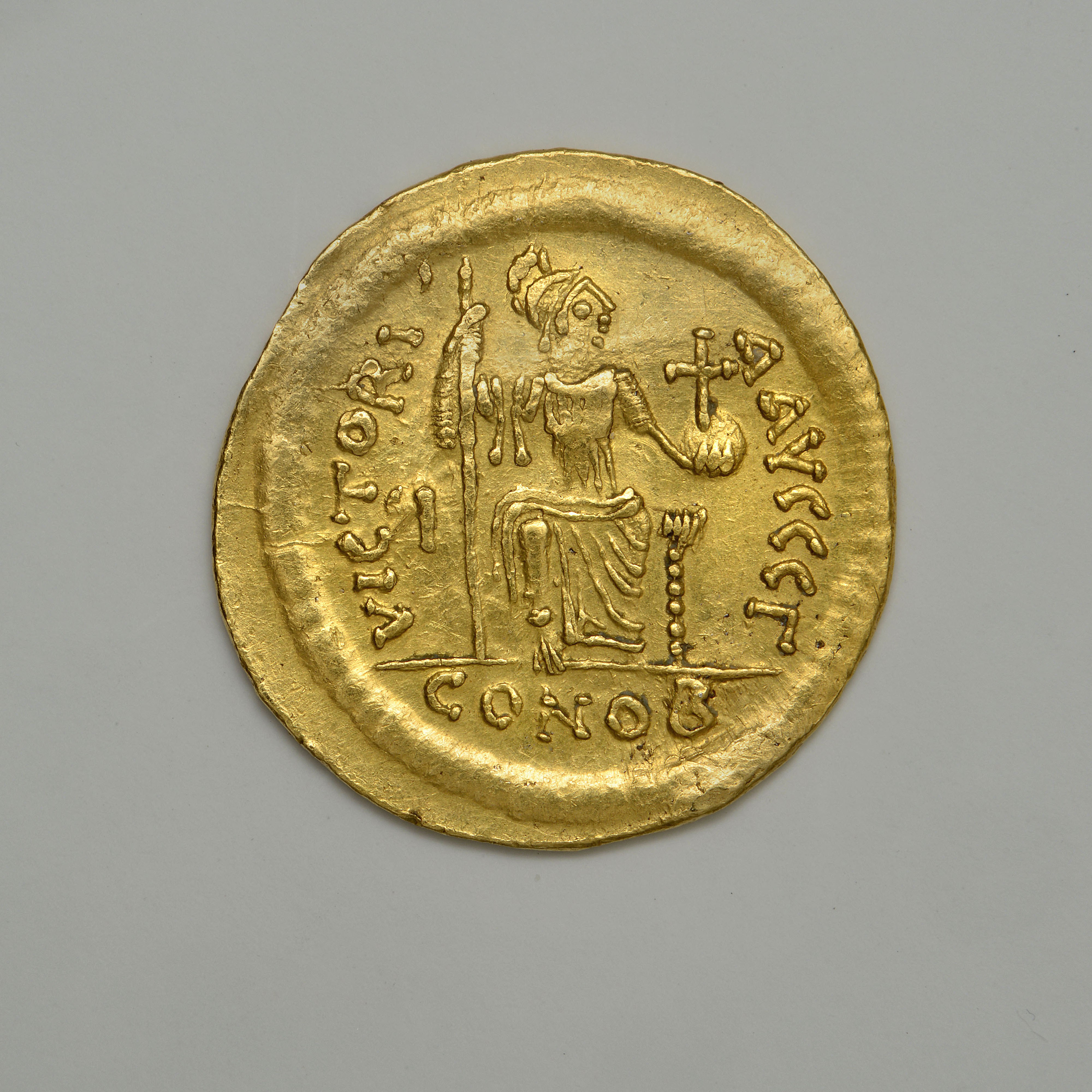 реверс Justin II — Solidus (Constantinople, 567)