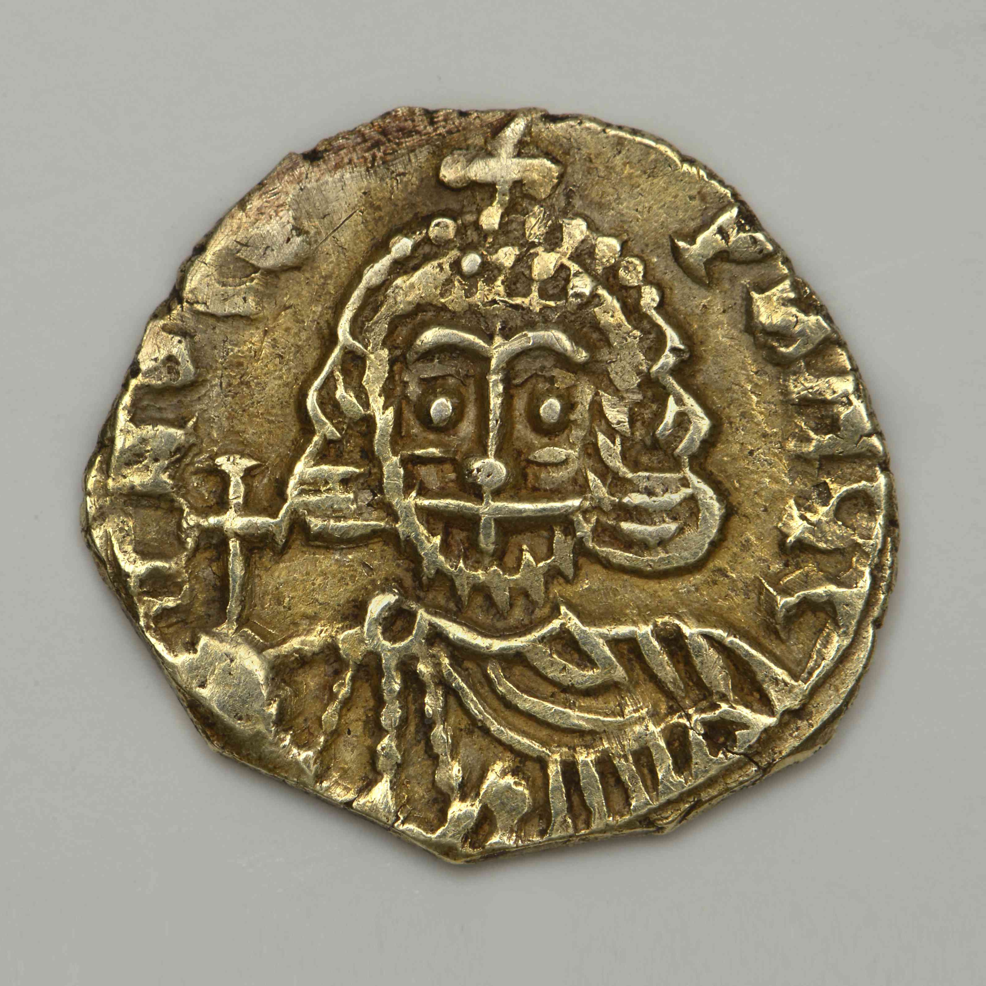 аверс Leo III — Tremissis (Rome, 722–723)