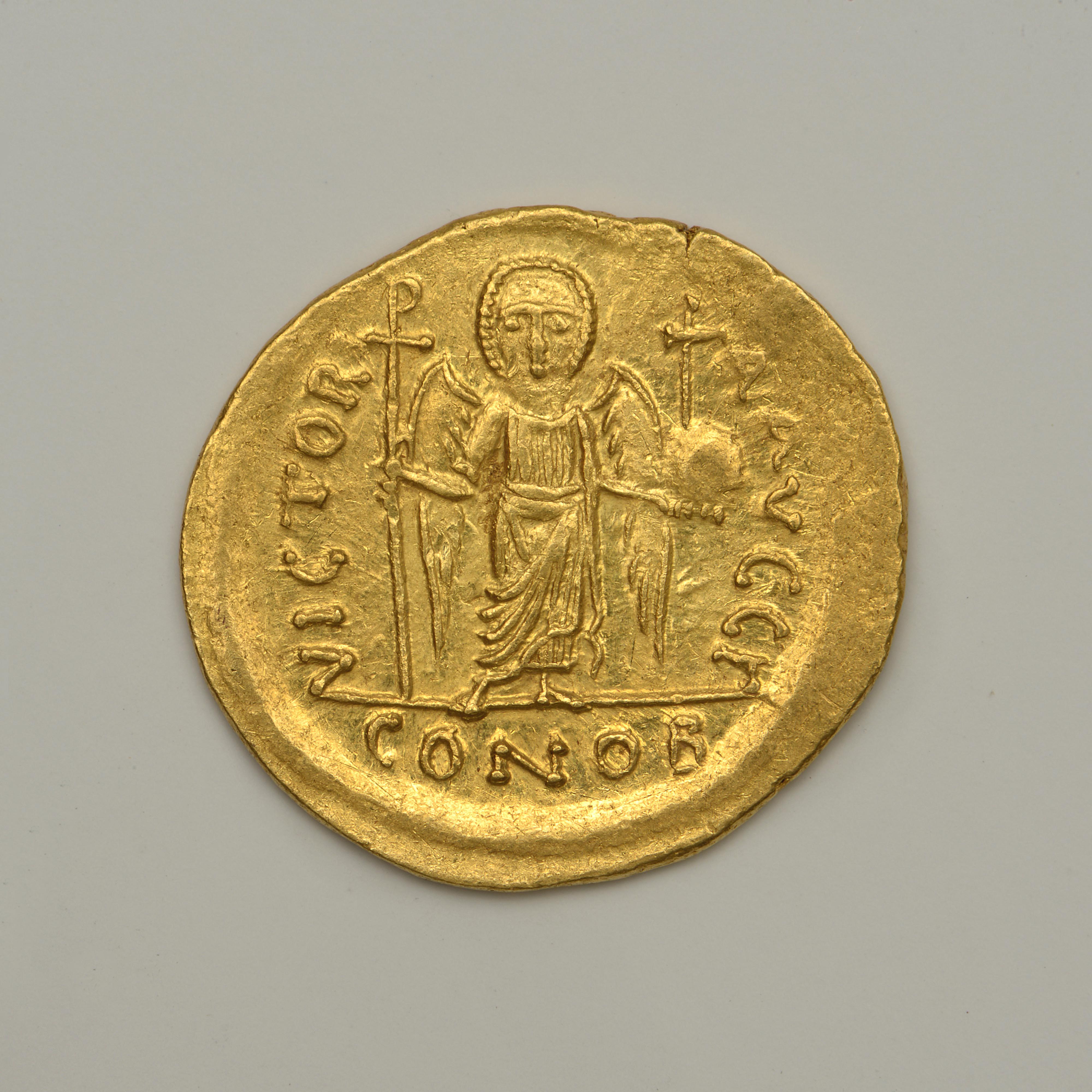 reverse Maurice Tiberius — Solidus (Carthage, 584–585)